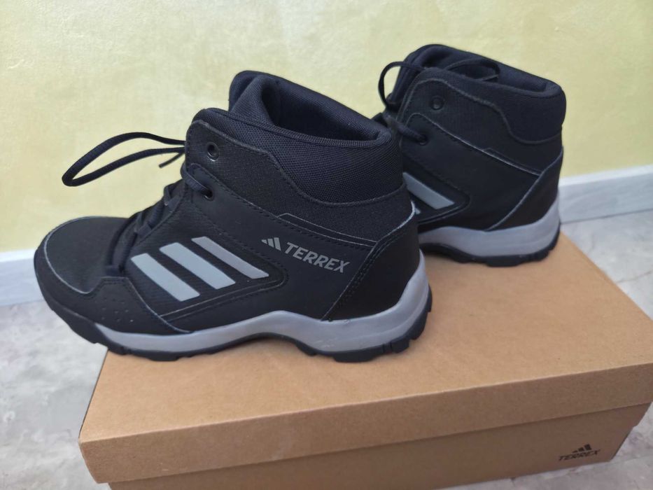Зимни обувки, непромокаеми Adidas