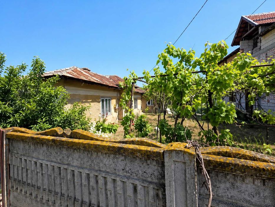 De vânzare casă + teren intravilan, 931 mp, Com. Calarași, jud Dolj, super amplasare