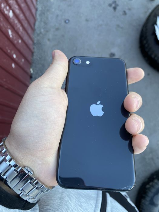 Iphone SE на 128гб 2020