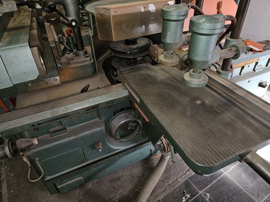 Freza usi si ferestre Okoma