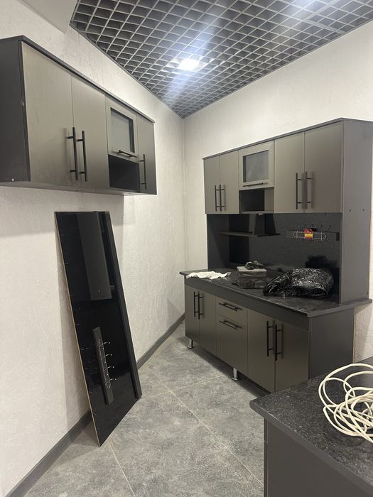 Помещения под офис или салон 84 кв.м с новым ремонтом .