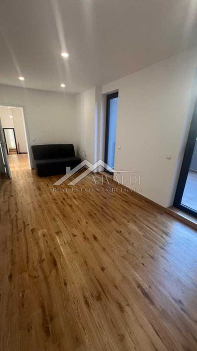 Продава се Четиристаен апартамент в Варна, Бриз - 140 кв.м за 1348 €/кв.м - Снимка #6