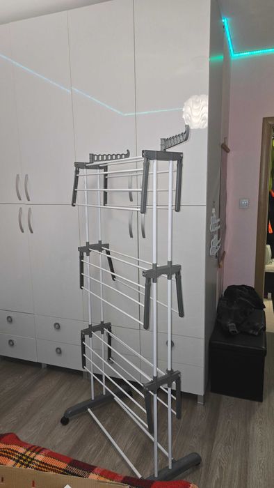 Сгъваем сушилник за дрехи