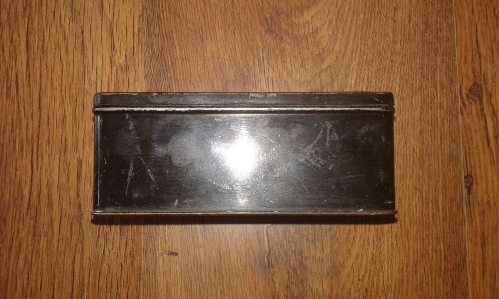 Стара метална кутия Гритцнеръ