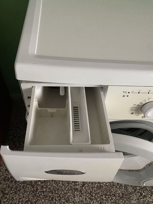 Пералня Whirlpool 6th Sense