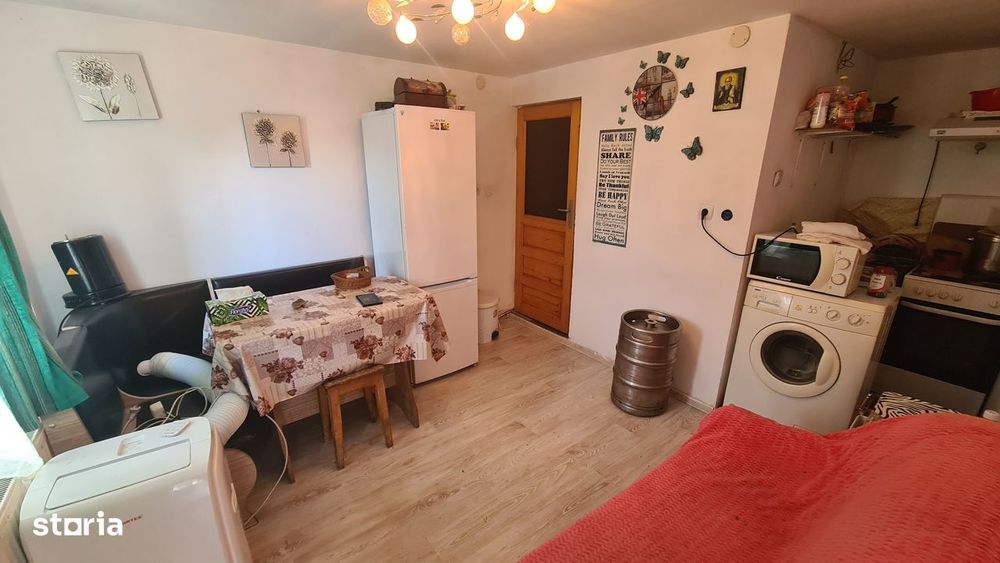 Casă de vânzare în Curtea de Argeș.
