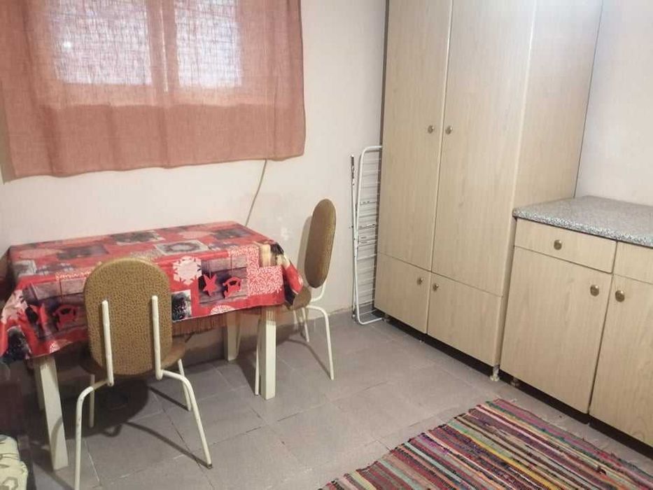 Дава се под наем Едностаен апартамент в Бургас, Център - 25 кв.м за 127.5 € - Снимка #3