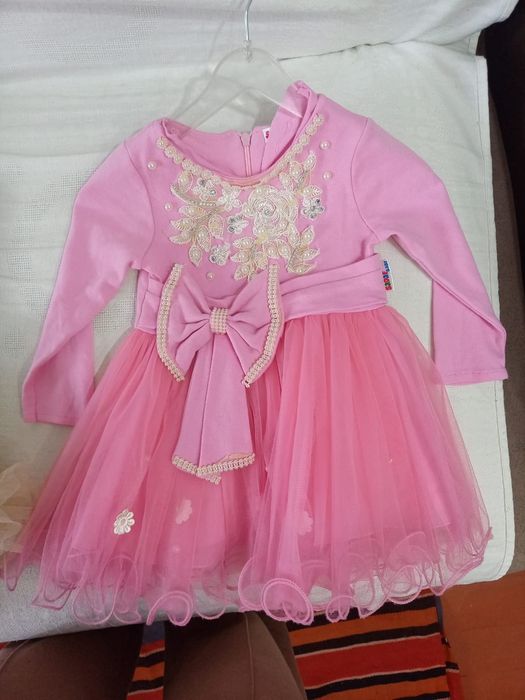 Продам нарядные платья на годик