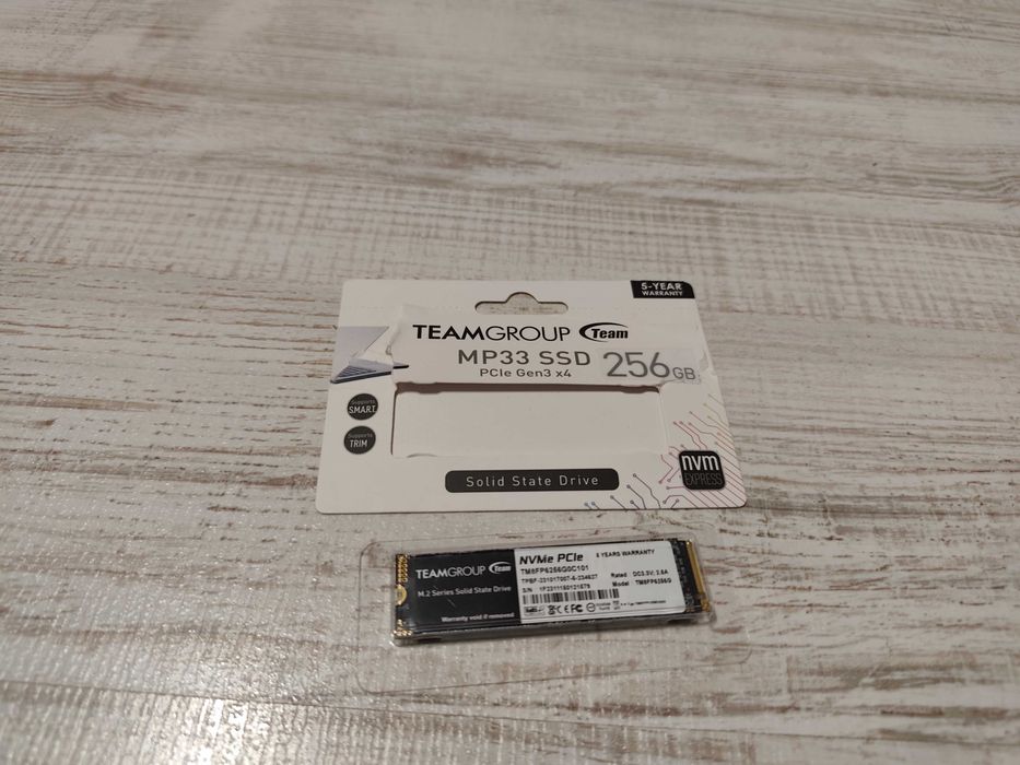 Продавам SSD 256GB и 512GB Team Group MP33, NVMe, M.2