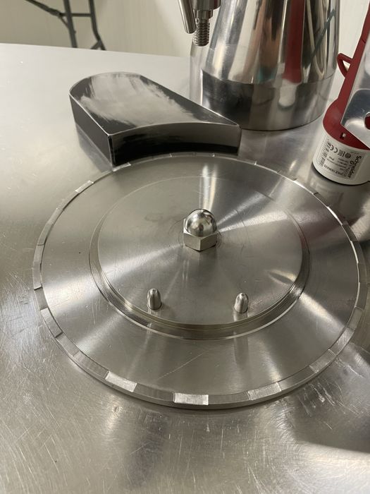 Капсулираща машина