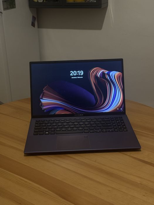 ASUS Vivobook 15 | Intel i7-8565U | 8GB RAM | 1TB SSD ADATA SX8200 Pro