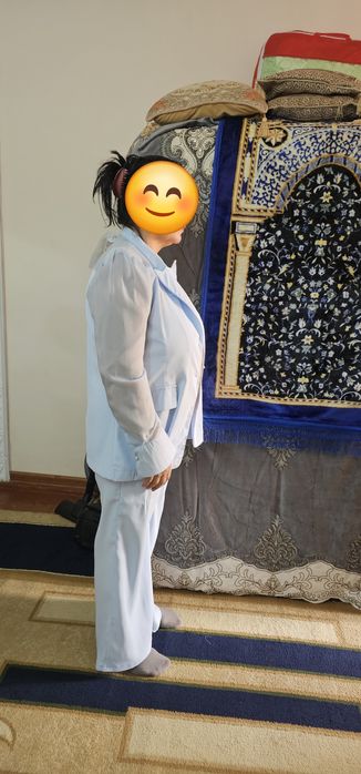 kostyum bryuka ayolarniki sotiladi