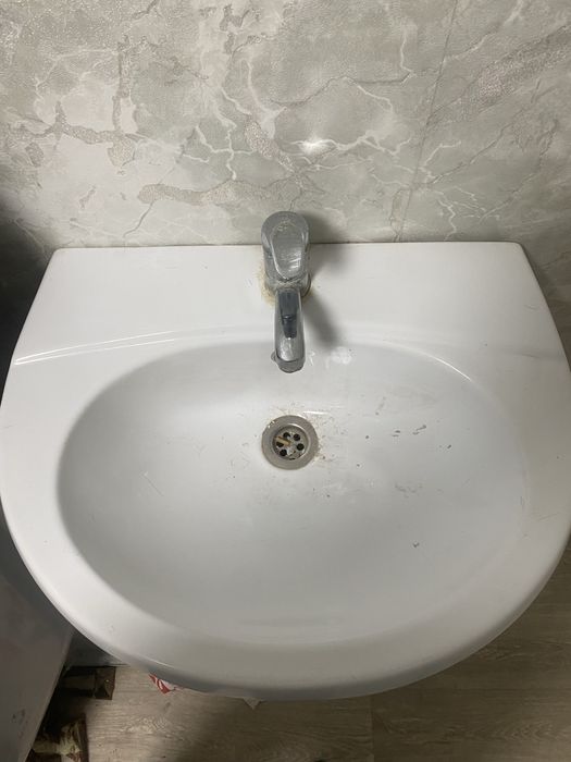 Продам раковину в ванную