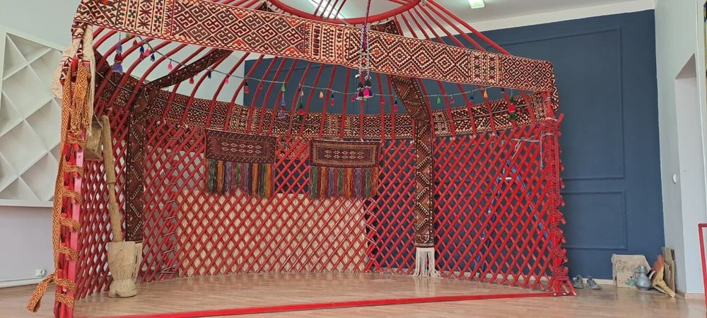 Казахская юрта полвинка