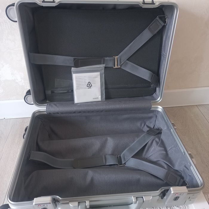 Чемодан дорожного