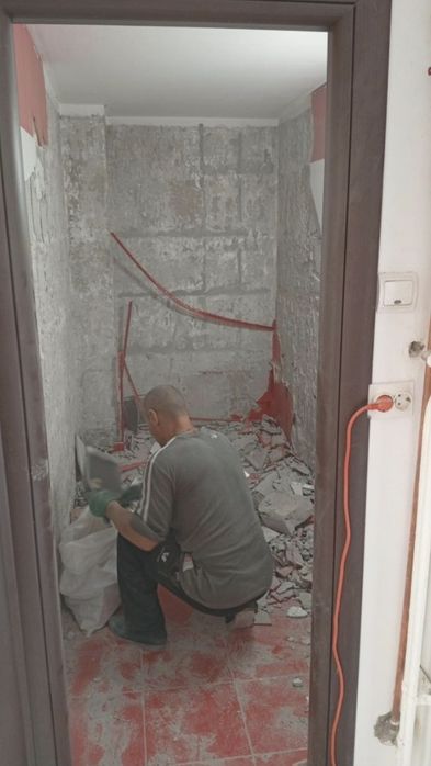 Demolări interioare și decopertări gresie si faianță