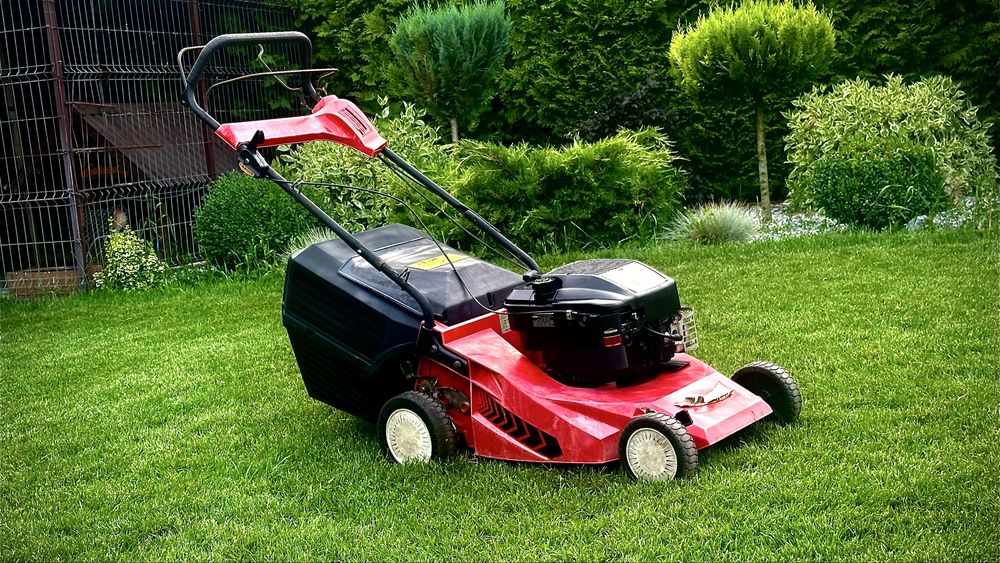 Masina Profesionala de tuns gazon iarba Lawn King T484 nu  honda stihl