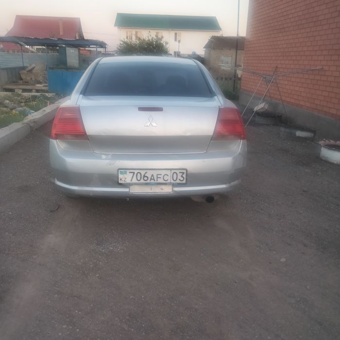 Митсубитси галант