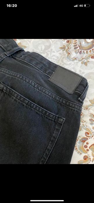 Vând blugi nou fără eticheta ,mărimea 40