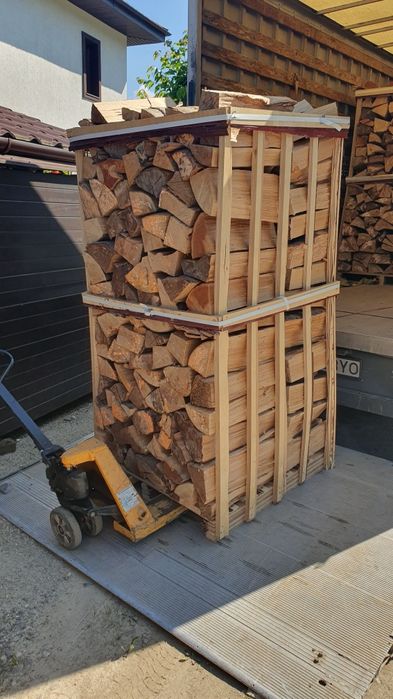 Lemn de foc de fag paletizat livrat la domiciliu