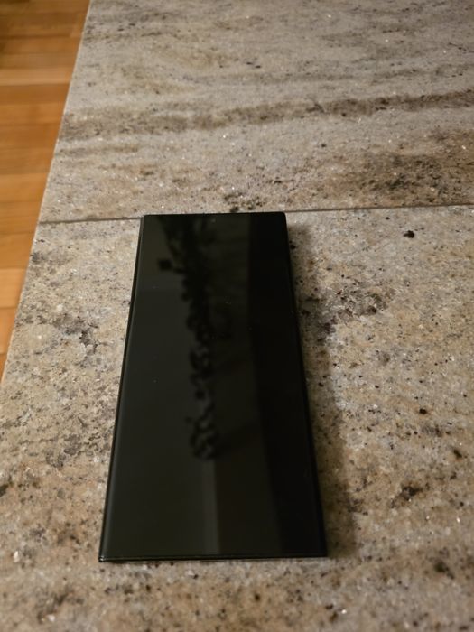 Ofer spre vanzare telefon Samsung s23 ultra.