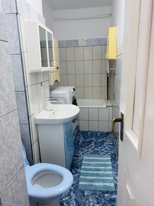Direct proprietar inchiriez apartament  1 camera 40 mp utili plus balcon