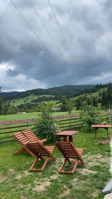 Cabana cu foisor si loc de joaca pentru copii