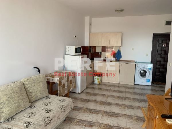 Продава се Двустаен апартамент в Созопол - 72 кв.м за 1181 €/кв.м - Снимка #2