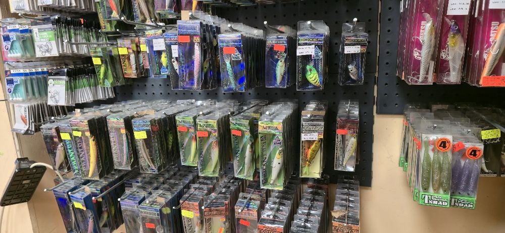 Рибарски такъми воблери, блесни, карбонови спининги и други