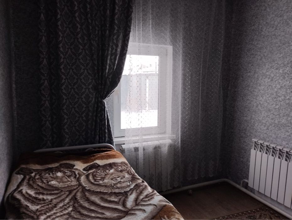 Срочно.продается частный дом, в центре Красного Яра.ыбырая дом 17.