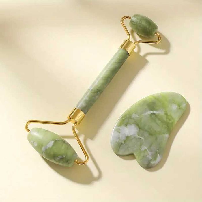 Aparat masaj din jad facial 2 role placa Gua Sha combo verde sau roz