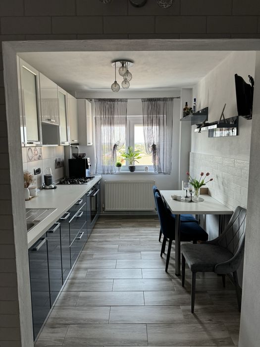 Apartament de vanzare 4 camere