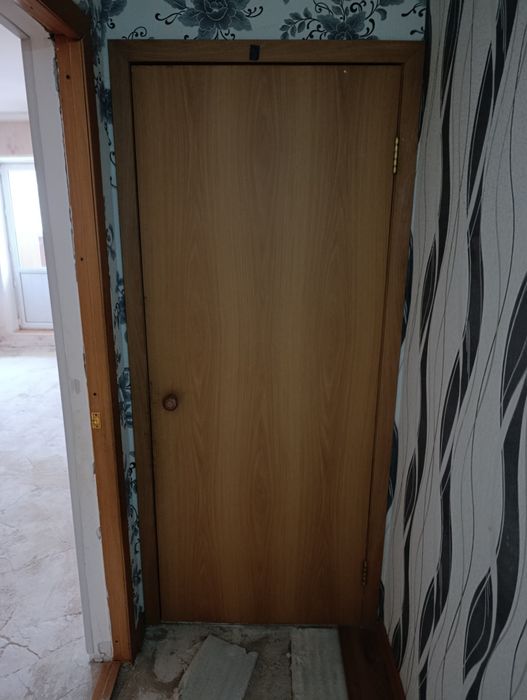 Продам двери б/у.