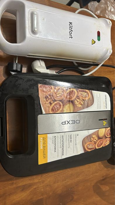 Срочно продам вафельницу и орешницу