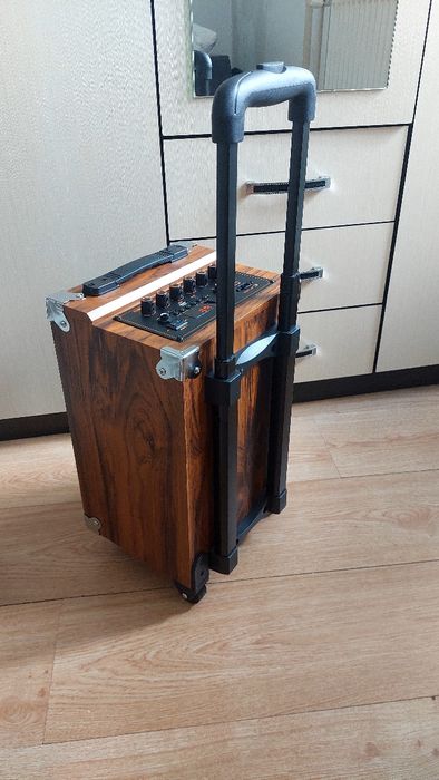 Портативная колонка.