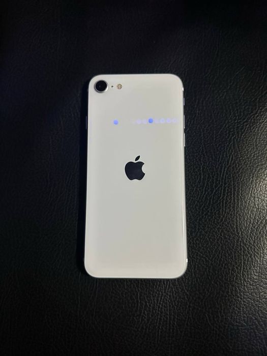 Продается Iphone se 2020