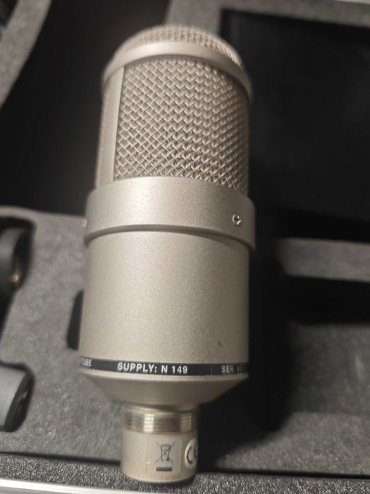 Microfon Studio pe lămpi Neumann M147 Tube