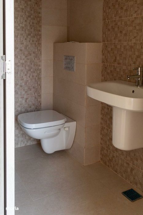 90 mp, 3 camere, grădină, loc de parcare, terasă. 1.277 Euro/mp