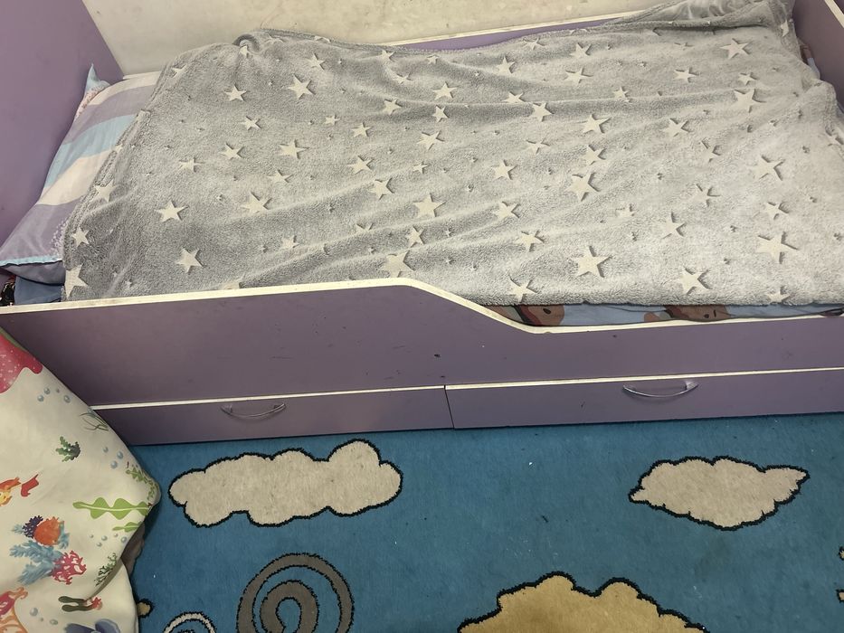 Детский кровать 2 штук одинаковые