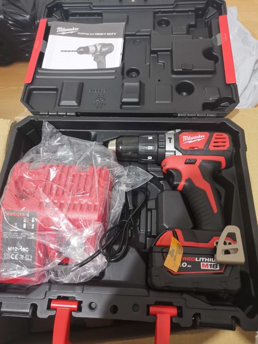 Milwaukee Bormasina combi cu percutie pentru lucrări grele  BPDN-402C