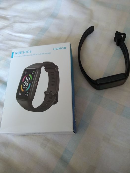 Фитнес браслет Honor Band 6