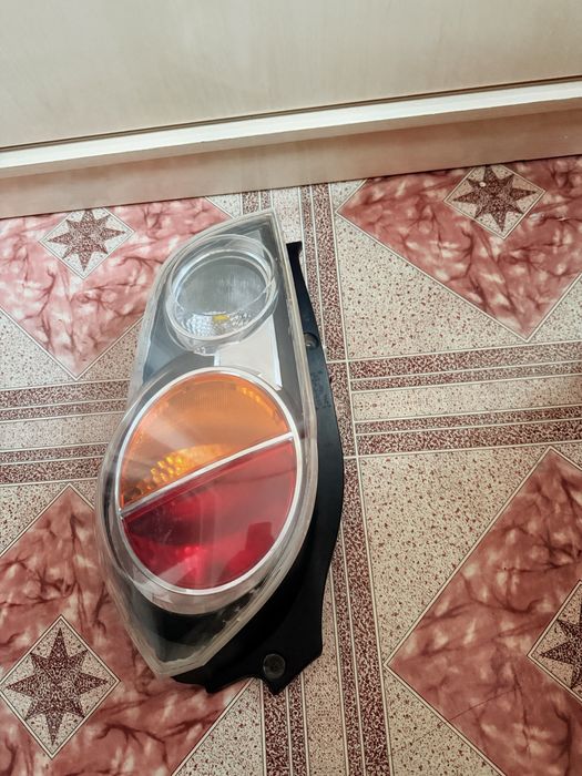 Продается задняя фара на SPARK