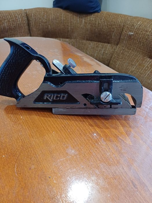 Продавам Метално дърводелско ренде