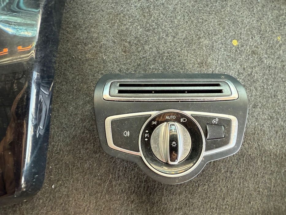 Централна конзола копчета управлние светлини Mercedes C Class W205