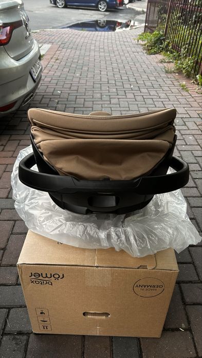 Scoica bebelus Britax romero