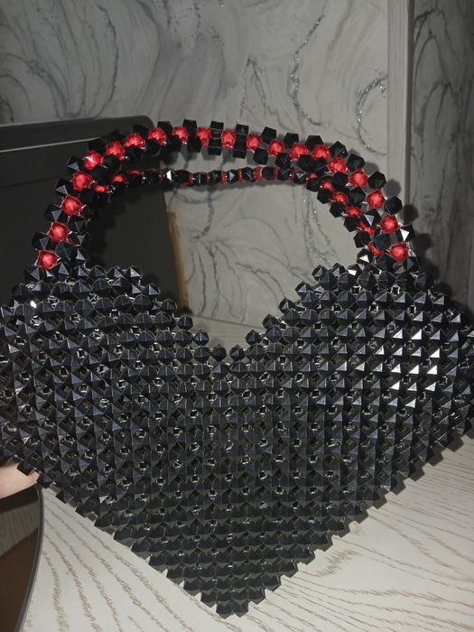 Qo'lda to'qilgan sumkalar