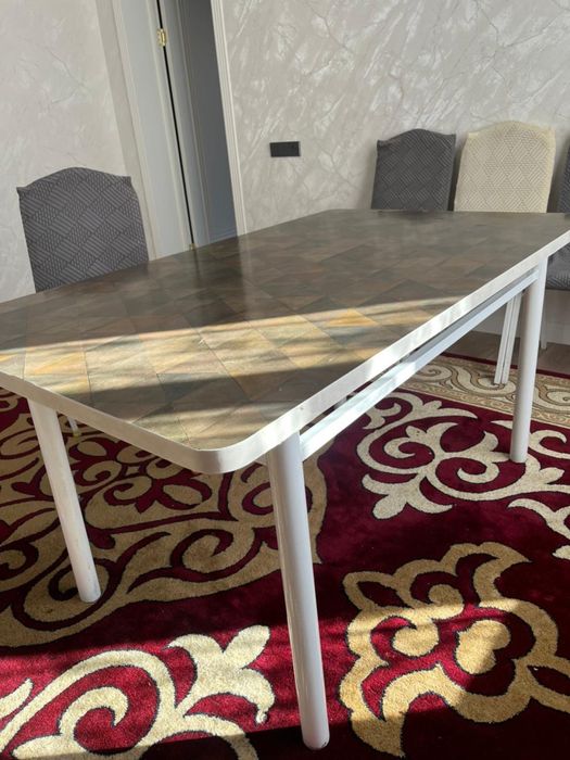 Стол,стулья кухонная