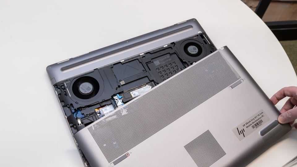 HP ZBook Fury 18 inch G1i Ultra 9 285HX 128GB RTX Pro 5000 24GB 2TB 4A