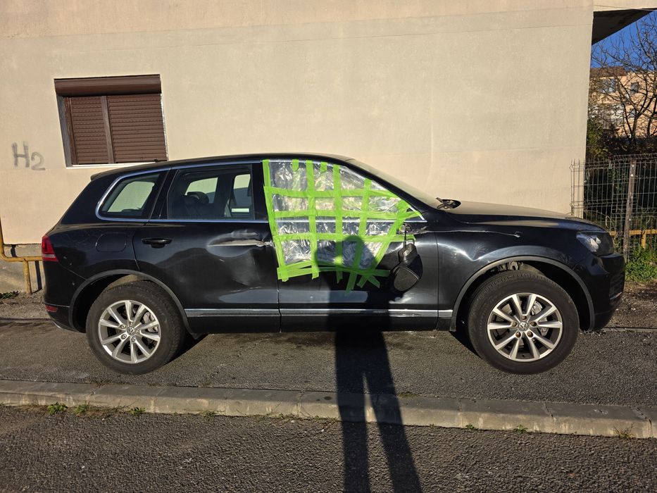 Dezmembrez VW touareg 2012