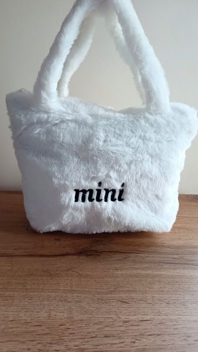 ЧИСТО НОВО - Дамски чанти